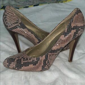 Moda Snakeskin Heels in Pink and Black
